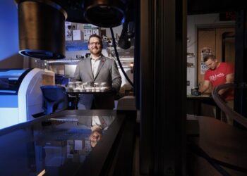 Markvicka and graduate student