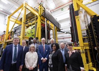 Geraldine (Geri) Richmond visits Jefferson Lab