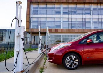 Car Charging 1600x900