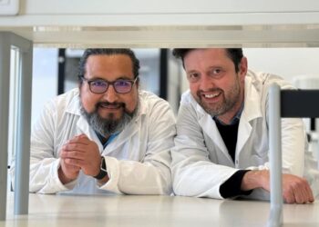 Dr. Raul Yhossef Tito-Tadeo and Prof. dr. Jeroen Raes
