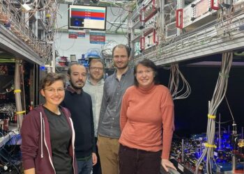 The team in the lab. From left to right: Sandra Buob, Antonio Rubio-Abadal, Vasiliy Makhalov, Jonatan Höschele, and Leticia Tarruell.
