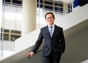 Prof Lim Chwee Teck elected Fellow of the Royal Society