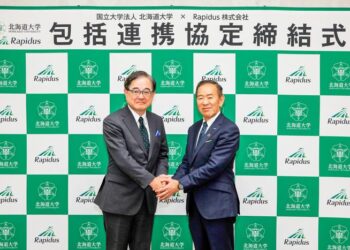 Kiyohiro Houkin and Atsuyoshi Koike