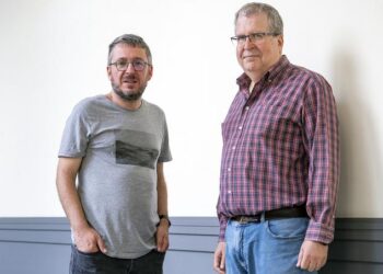 Alain Ulazia and Gabriel Ibarra, members of the EOLO research group.