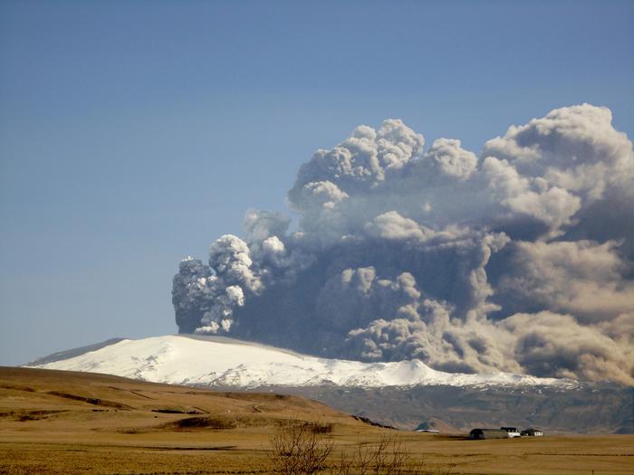Eruption at Eyjafjallajökull April 17, 2010