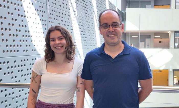 Kathleen Imbach and Eduard Porta, authors of the study and researchers at the Josep Carreras Institute