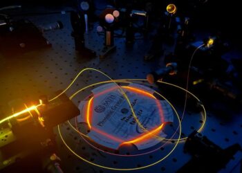 Glowing optical fibres