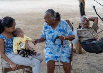 Peruvian family