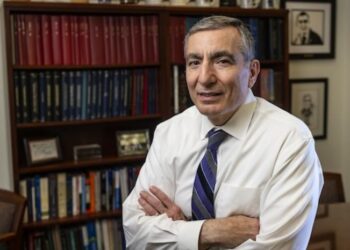 Researchers led by Rice’s James Tour develop more environmentally friendly and cost-effective method for soil remediation