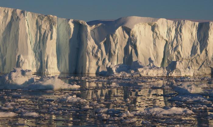 Glacial wall