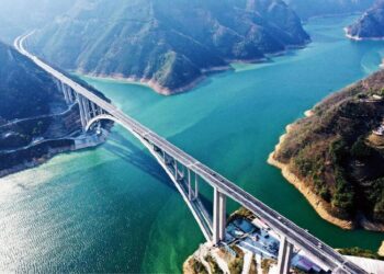 China forges ahead with technological innovations in large-span arch bridge
