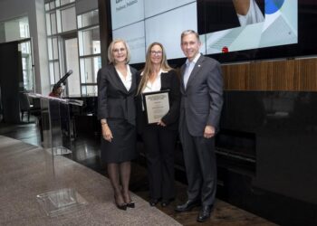 Karen Moody, M.D. receives Randall Prize