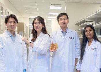 NUS and A*STAR researchers develop wearable, stretchable sensor for detection of solid-state skin biomarkers 1