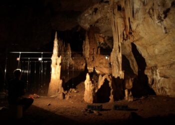 Manot Cave ritual space