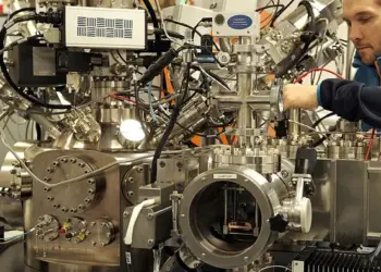 Advancements in Quantum Computing: Harnessing Silicon for Revolutionary Technology