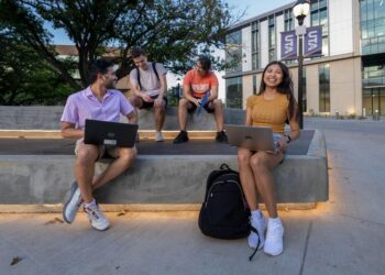 UT Arlington one of six universities nationwide recognized for student success