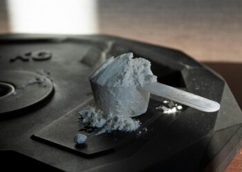 Young people who use multiple muscle-building supplements are more likely to report symptoms of muscle dysmorphia