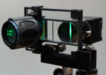 Thin optical receiving system for AR glasses