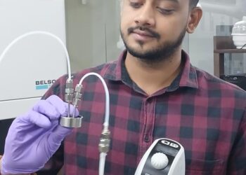 Cross flow microfluidic setup developed at Ritesh Haldar’s Lab