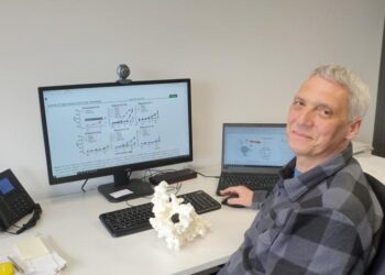 PD Dr. Maik Behrens in his office, photo: G. Olias / Leibniz-LSB@TUM