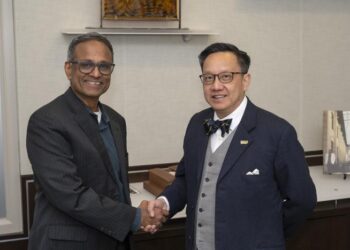 Dean Ramayya Krishnan and Dean Chong Yap Seng