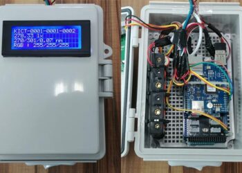 The inside and outside of low-cost sensor system for algal bloom detection