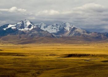 Glacier at Caullaraju in Peru.