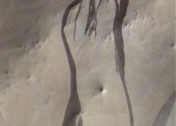 Slope Streaks