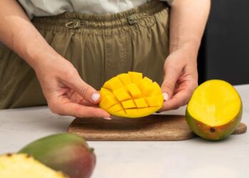 Daily fresh mango intake may support postmenopausal heart and metabolic health, according to new research published in the Journal of American Nutrition Association by UC Davis