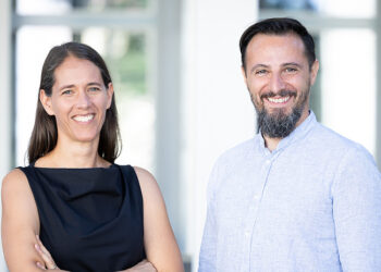 Theresa Rienmüller from the Institute of Biomechanics and Robert Winkler from the Institute of Electron Microscopy and Nanoanalysis at TU Graz. Image source: Wolf - TU Graz