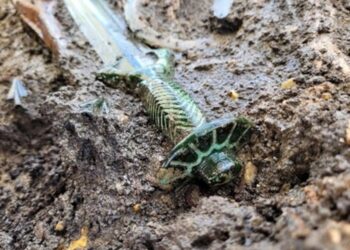 Three instruments to examine the sword from Bronze age