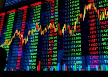 Earnings Reports Trigger Instant Stock Price Fluctuations, Often Influencing Market Trends