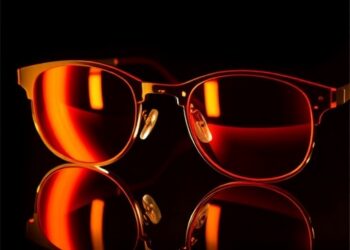 Overcoming the Reflection Barrier: New Polarization-Generation Method Removes Eyeglass Glare — Technology and Engineering