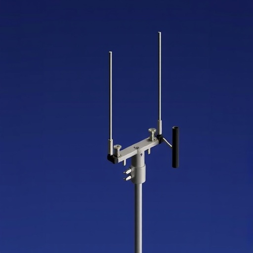 Compact Dual-Band Dual-Polarized Antenna with Proximity Coupling — Technology and Engineering