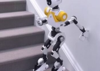 Stair-Climbing Robot That Self-Catches During Falls Revolutionizes Robotics Safety — Technology and Engineering