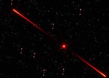 Two Tiny Red Dots Reveal Quasar Transition — Space