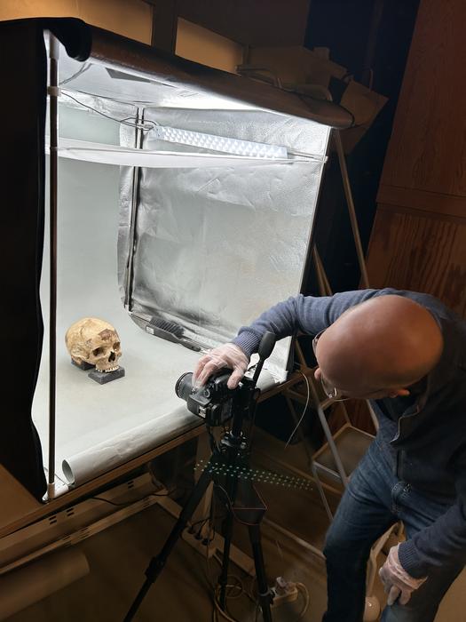 Medieval Graves Rarely Shared by Close Relatives