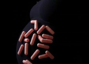 Study Finds No Link Between Acetaminophen Use in Pregnancy and Birth Outcomes
