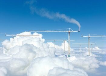 Direct air capture supports sustainable methanol production in water-limited regions