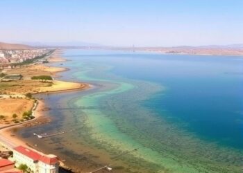 Mediterranean Shallow Lakes Balance Carbon Fixation and Sediment Methane Production