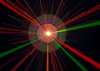 Optically Tunable Coupling Enables Low-Loss Spatial Phase Modulation of Millimeter Waves