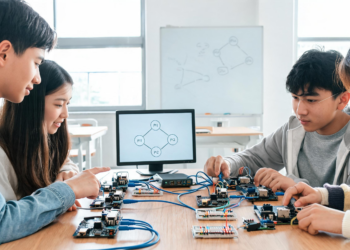 A Raspberry Pi Lab Brings Real-World Networking Protocols Within Student Reach