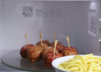 Steam Before Microwave: The Reheating Trick That Keeps Pre-Cooked Meatballs Tasting Fresh