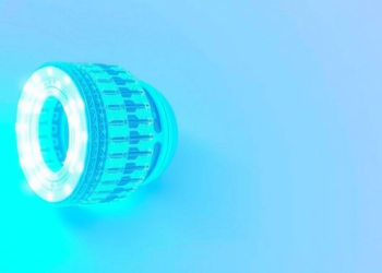 Blue LED and a Reusable Nanocomposite Light the Way to N-Alkylated Indazolones