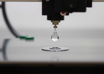 Scientists turn a $175 3D printer into a precision droplet printer
