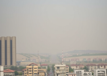 Air Pollution Linked to More Than 500 Preventable Deaths Each Year in Iranian Industrial City