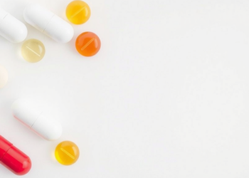 Drug Interactions and Side Effects Shape Safe Prescribing of Lung Cancer Pills