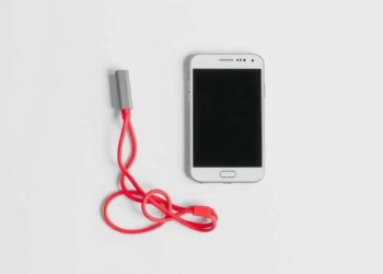 How Long Your Gadgets Last Could Decide Their True Carbon Cost, New Study Finds