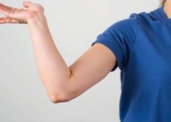 Pain, Arm Disability and Acceptance Shape Recovery in the First Month After Breast Cancer Surgery