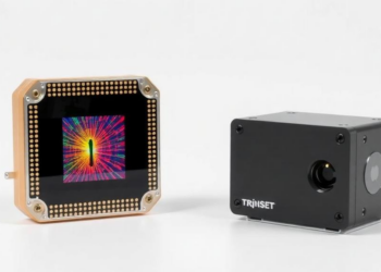 Chip-Sized OCT Scanner Brings 3D Industrial Inspection Into Tight Spaces
